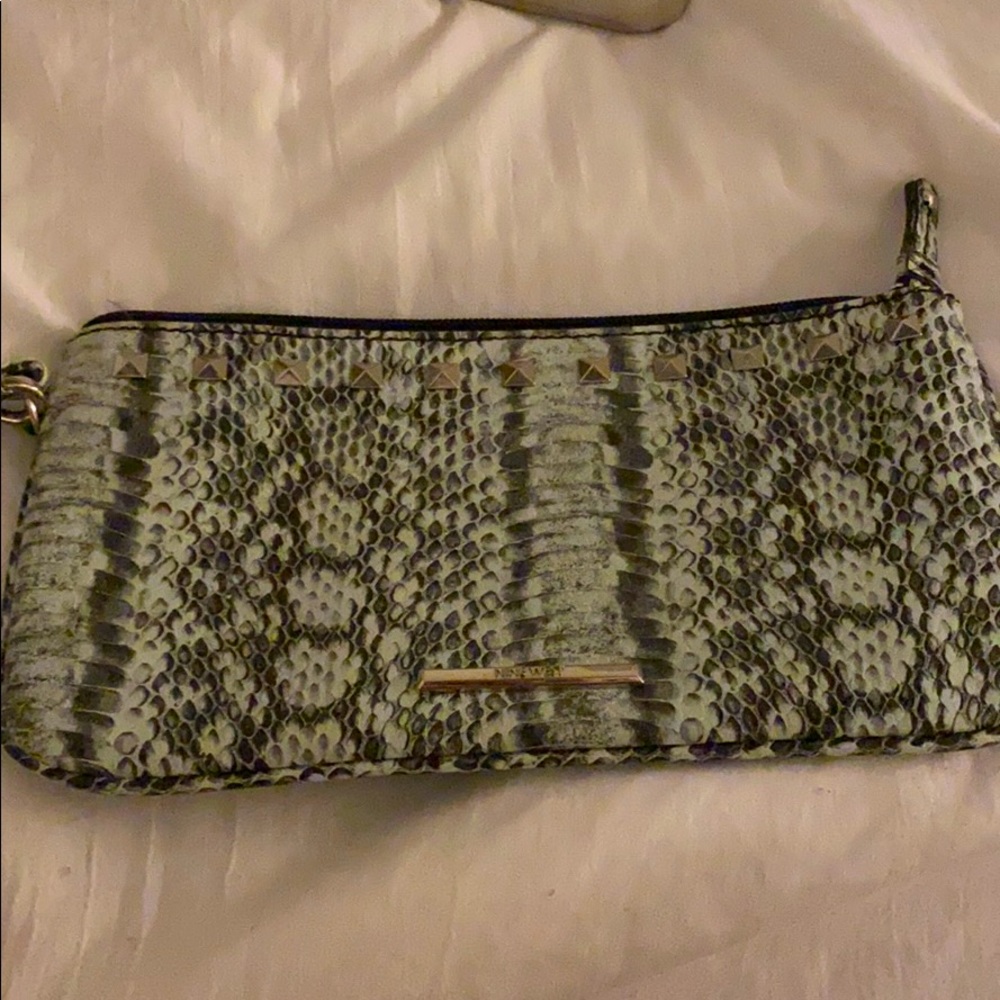 nine west wallet/clutch